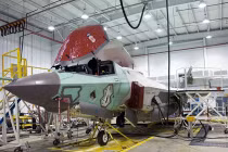 Tận mắt dây chuyền lắp ráp tiêm kích F-35