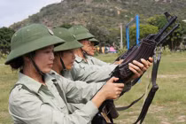 Ngắm “bóng hồng” trong Trung đoàn Tàu ngầm Việt Nam