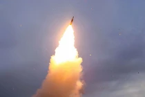 Trung Quốc tập trận với tên lửa S-300 “nhái”