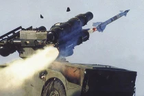 Trung Quốc: tên lửa HQ-7B có thể hạ F-22, B-2?