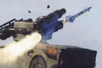 Trung Quốc: tên lửa HQ-7B có thể hạ F-22, B-2?