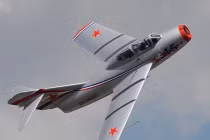 Ngắm “chim sắt” cổ, mới tại triển lãm Radom