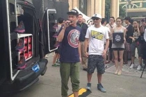 Trần Quán Hy mạt vận đi bán giày kiếm sống