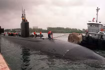 Thiếu tiền, Mỹ cho nghỉ hưu tàu ngầm hạt nhân