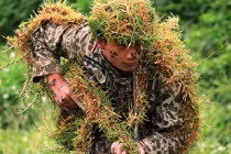 Đặc công Việt Nam phô diễn kỹ năng ngụy trang