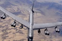 “Pháo đài bay” B-52: cơn ác mộng của tàu chiến