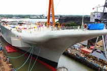 Ấn Độ chính thức hạ thủy tàu sân bay tự chế