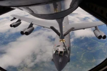 Xem ba oanh tạc cơ chiến lược Mỹ “bú sữa”