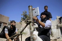Quân nổi dậy Syria dùng iPad để bắn súng cối