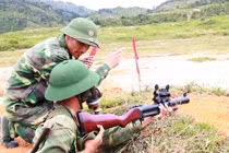 Ảnh QS cuối tuần: súng phóng lựu “mới” của VN