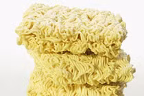 Phát hiện chất gây sỏi thận trong nhiều mẫu mì gói