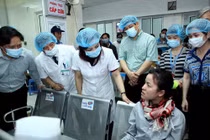 Bộ trưởng Bộ Y tế kiểm tra công tác phòng, chống sởi tại HN