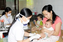 Tiếp tục tiêm phòng sởi - rubella miễn phí cho trẻ dưới 2 tuổi