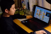 Điều gì khiến game “Đánh bay COVID-19” của cậu bé lớp 5 hấp dẫn?