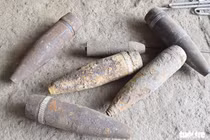 Kon Tum: Dùng đạn pháo 105mm làm kiềng bếp, 9 người nhập viện sau vụ nổ