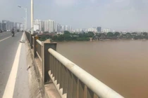 Cô gái nhảy cầu Vĩnh Tuy tự tử: Người thân bác tin mang thai