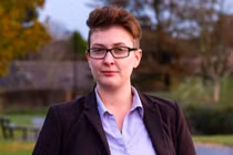 Cô gái lầm tưởng mình là đàn ông, nay muốn trở về làm phụ nữ