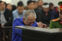 Thảm sát cả nhà em trai ở Đan Phượng: Kẻ giết 4 người sụt sùi khóc giữa tòa