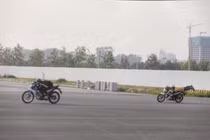 Lạnh người với trường đua 'bán mạng' ở đại lộ Vòng cung