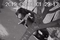 Ô tô trong KĐT Vân Canh bị trộm phá cửa kính, trộm cắp