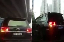 Chủ nhân xe Toyota Land Cruiser "hô biến" biển trắng sang biển xanh là ai?