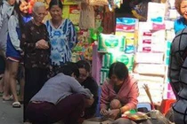 Người dân tá hỏa phát hiện thi thể bé mới sinh trong thùng rác