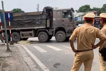 Vụ xe tải cán người phụ nữ tử vong ở Hà Nội: Xác định danh tính nạn nhân