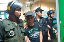 Băng nhóm đòi nợ thuê khống chế giám đốc bệnh viện bị hàng trăm cảnh sát vây ráp