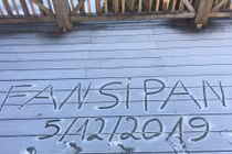  Du khách thích thú khi "tuyết" phủ trắng đỉnh Fansipan