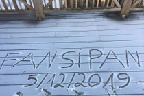  Du khách thích thú khi "tuyết" phủ trắng đỉnh Fansipan