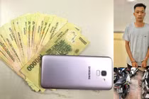 Hà Nội: Bắt khẩn cấp kẻ mang dao phay đi cướp