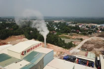Cận cảnh kho chứa dầu thải của công ty gốm sứ Thanh Hà