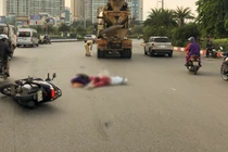 Va chạm với xe bồn chở bê tông, hai mẹ con tử vong tại chỗ