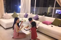 Công Vinh bị "mỉa mai" chuyện khai gian tuổi, Thủy Tiên đáp trả cực gắt