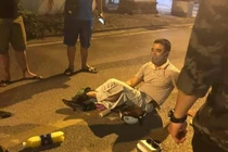 Điều tra vụ ô tô đâm gãy chân nạn nhân rồi bỏ chạy