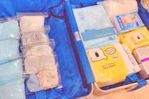 Bầu vượt mặt, Phương Mai vẫn đi giày siêu cao, diện áo khoe eo