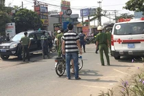 Công an nổ súng khống chế người đàn ông nghi ngáo đá đánh vợ con