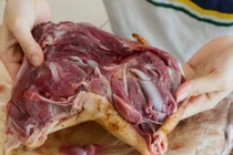 Sự thật rùng mình đặc sản bào ngư, vi cá bán đầy chợ mạng