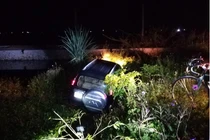 Xe ô tô 7 chỗ lao xuống mương, tài xế tử vong