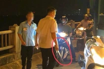 Đình chỉ lái, phụ xe buýt lấn làn còn đánh người đi xe máy