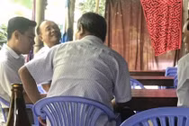 4 cán bộ ở Hậu Giang đi ăn nhậu trong giờ làm việc bị kiểm điểm