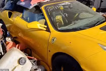 Xe sang chục tỷ nhưng ở Dubai chỉ bị bỏ như sắt vụn