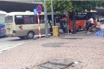 Để xe khách ngang nhiên vi phạm CSGT đội 6 nói: "Chúng tôi không thể cả ngày ăn với đi đuổi xe khách"