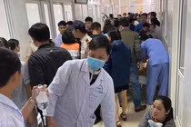 Hàng chục trẻ em trường mầm non nhập viện nghi do ngộ độc thực phẩm