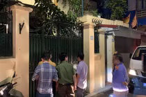 Đang khám nhà Chủ tịch UBND TP Hà Nội Nguyễn Đức Chung