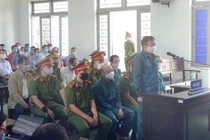 Quan tham “ăn” đất nhận quả đắng, tiền tan sự nghiệp tiêu tán 