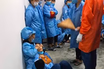 Tin nóng ngày 15/8: 45 công nhân bị ngất trong ca làm việc