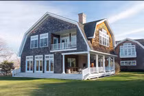 Bên trong biệt thự Rihanna thuê để nghỉ hè