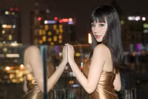 Vẻ gợi cảm của hai sao nữ "nhìn là ghét" trong "Gạo nếp, gạo tẻ"