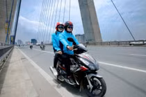 Áo bảo hiểm cho người đi xe máy "made in Việt Nam" lộ diện